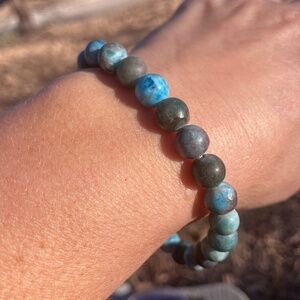 NWOT Matte Elastic Blue Apatite Beaded Bracelet